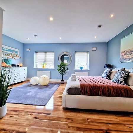 לוקאן Master Bedroom With Ensuite מראה חיצוני תמונה